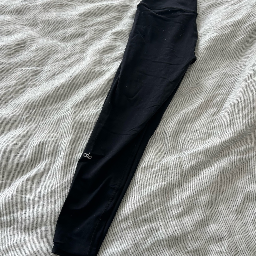 ALO Yoga AirBrush Black Leggings